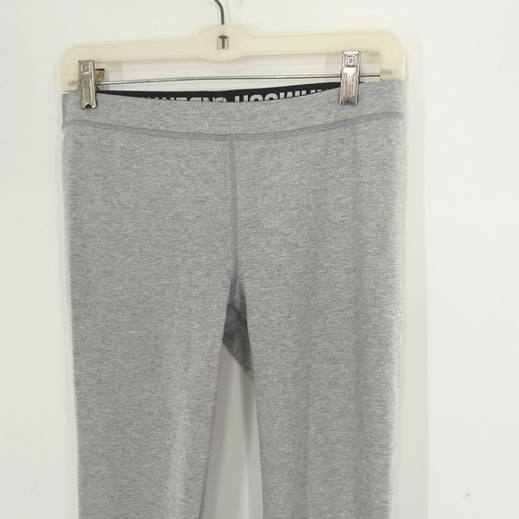 UNDER ARMOUR heatgear cropped  pants medium - Picture 2 of 7